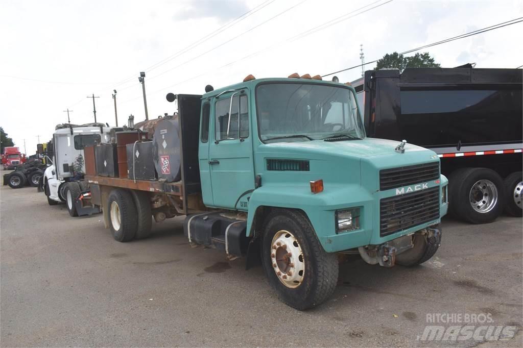 Mack MIDLINER CS200 Cisterne