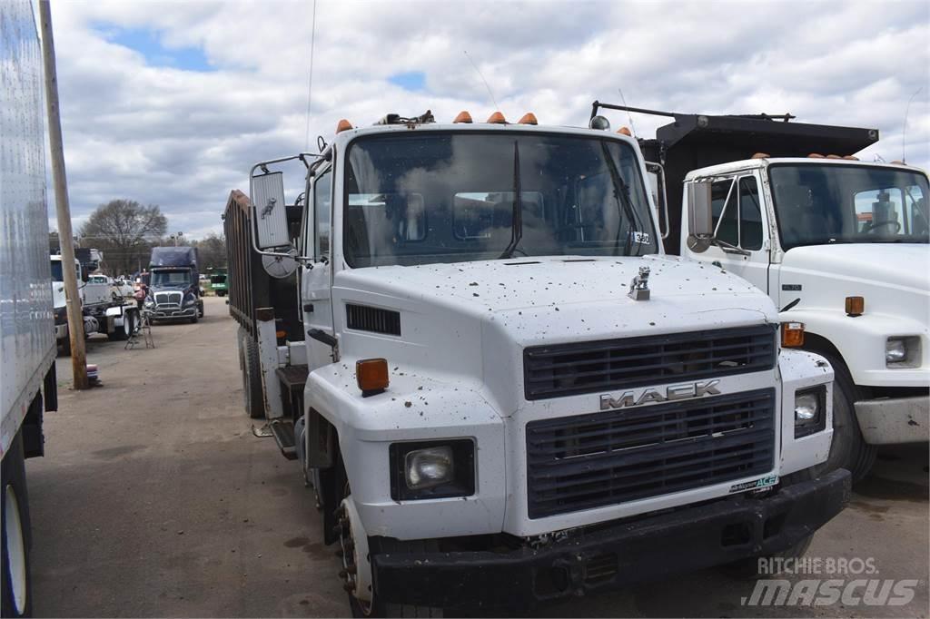 Mack MIDLINER CS300 Camioane cu macara