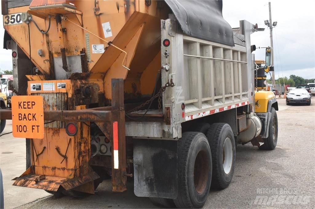 Mack RD688S Autobasculanta