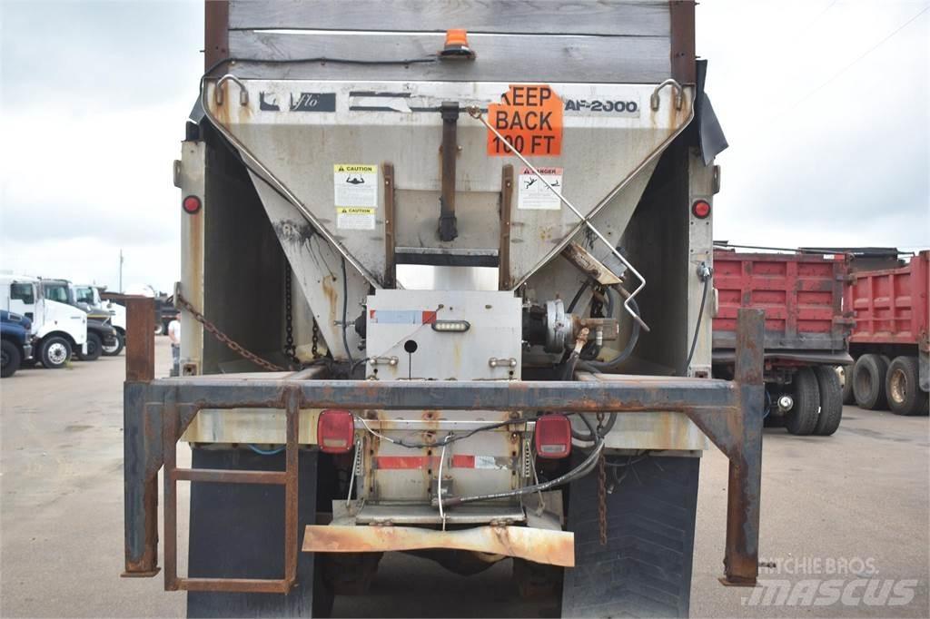 Mack RD688S Autobasculanta