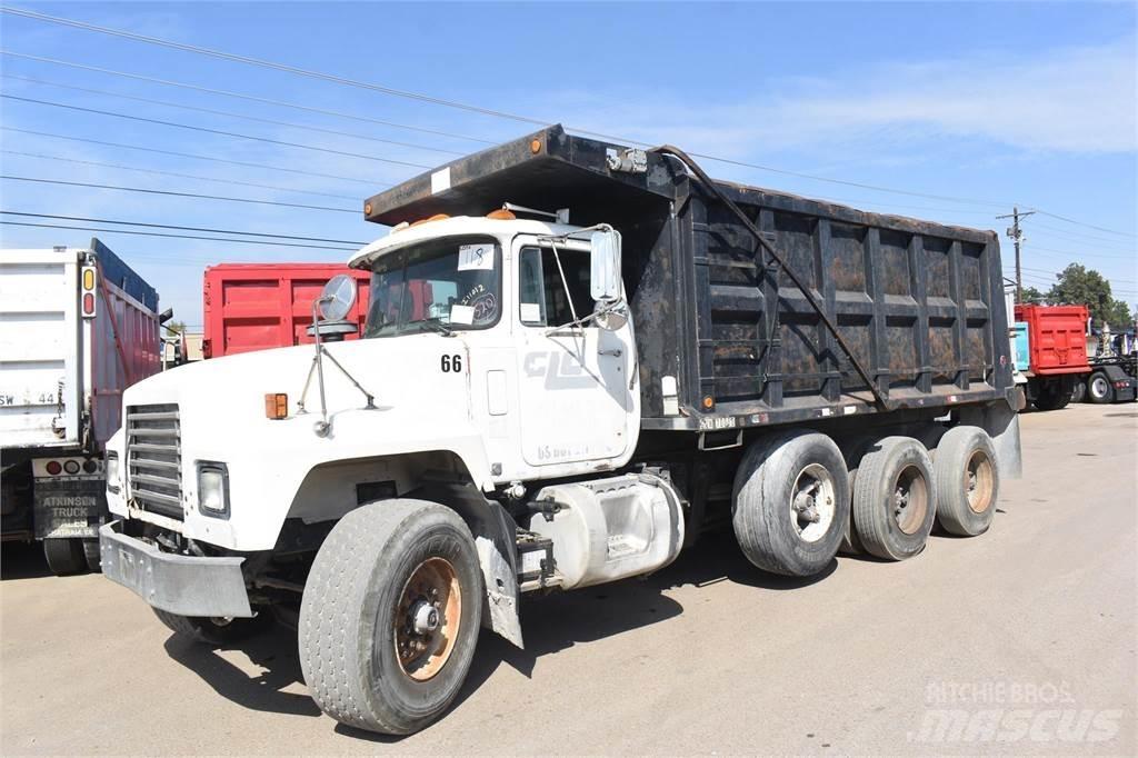 Mack RD688S Autobasculanta