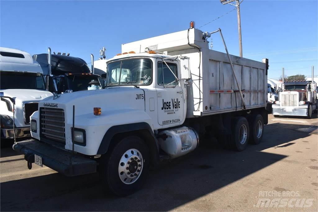 Mack RD688S Autobasculanta