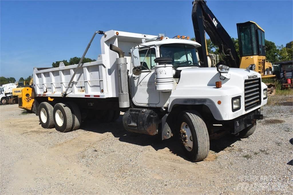 Mack RD690S Autobasculanta