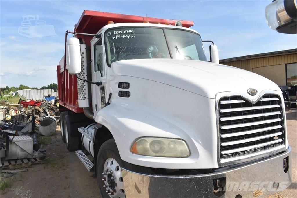 Mack VISION CXN613 Autobasculanta