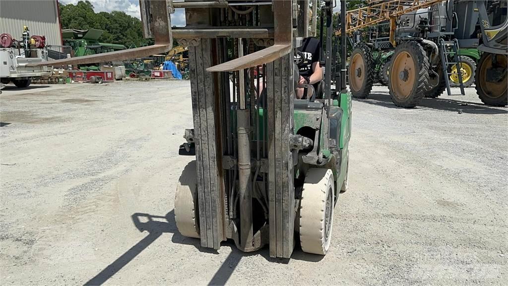 Mitsubishi FG25N Strivuitoare-altele