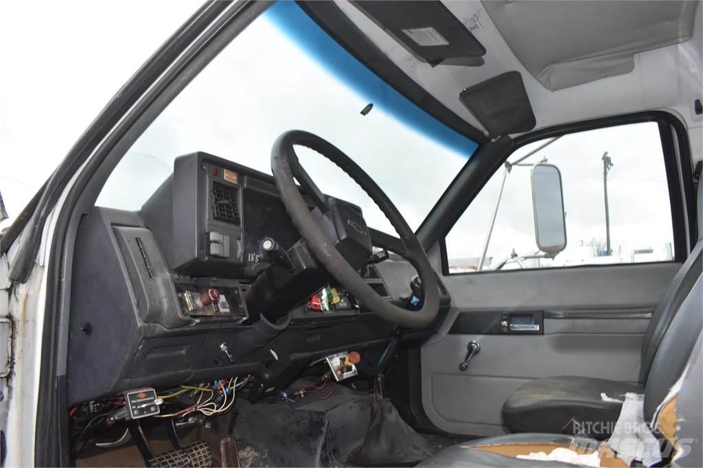 National 446A Camioane cu macara