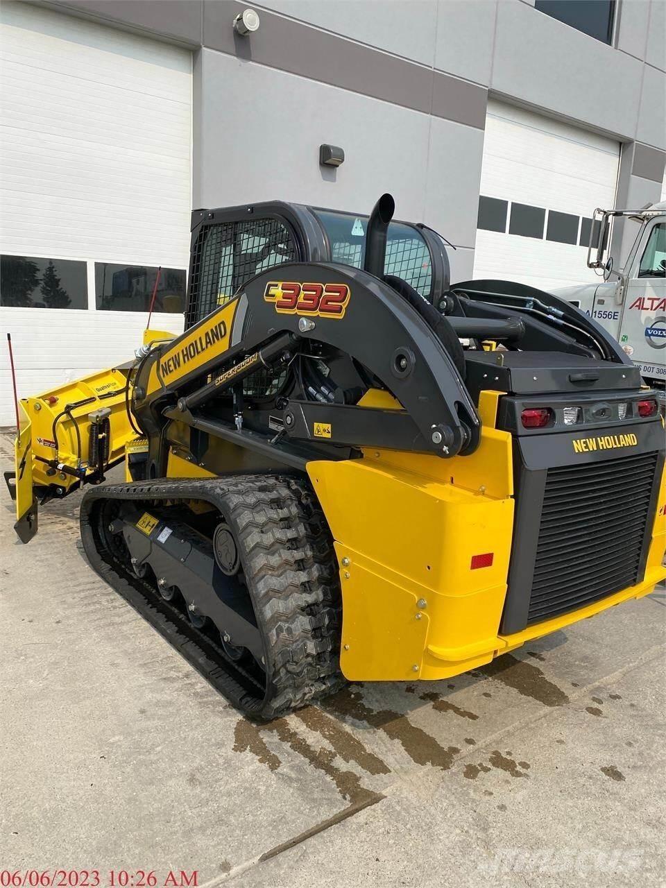 New Holland C332 Mini incarcator