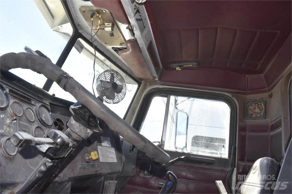 Peterbilt 357 Autobasculanta