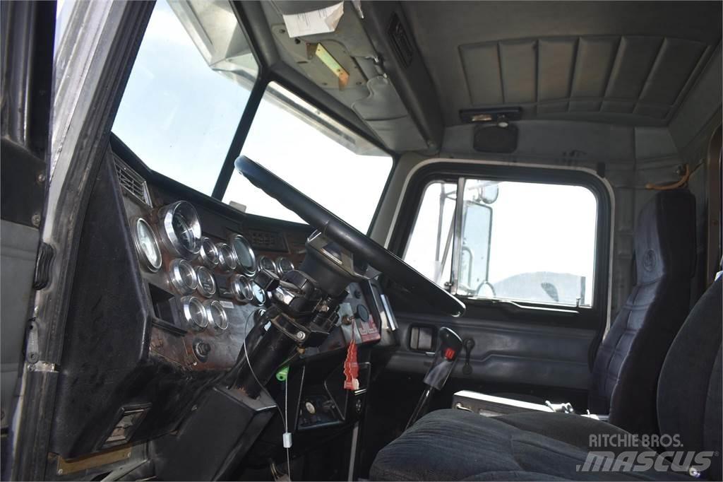 Peterbilt 379EXHD Autobasculanta