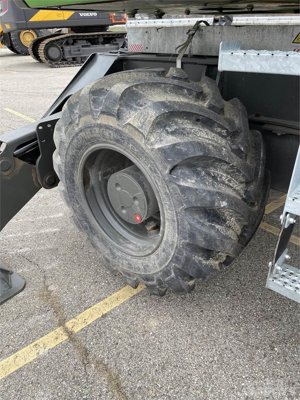 Sennebogen 718E Paleta de manipulare