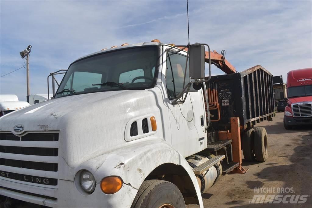 Sterling L7500 Camioane cu macara