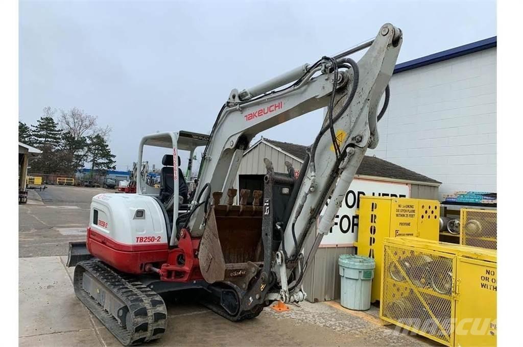 Takeuchi TB250-2 Mini excavatoare < 7t