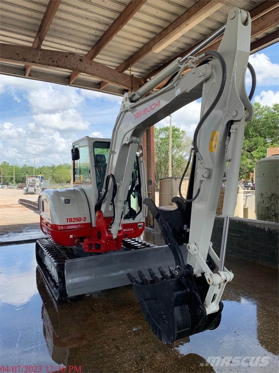 Takeuchi TB250-2 Mini excavatoare < 7t