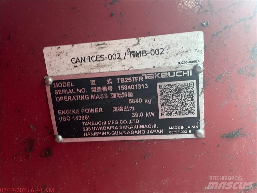 Takeuchi TB257FR Excavatoare pe șenile
