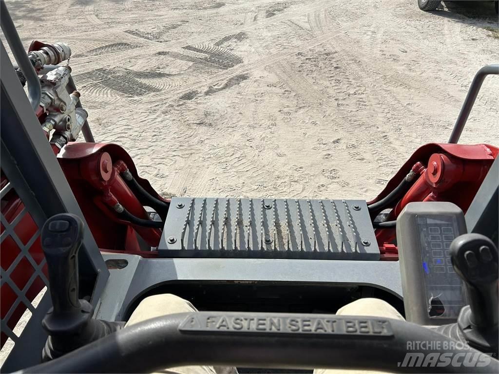 Takeuchi TL8 Mini incarcator