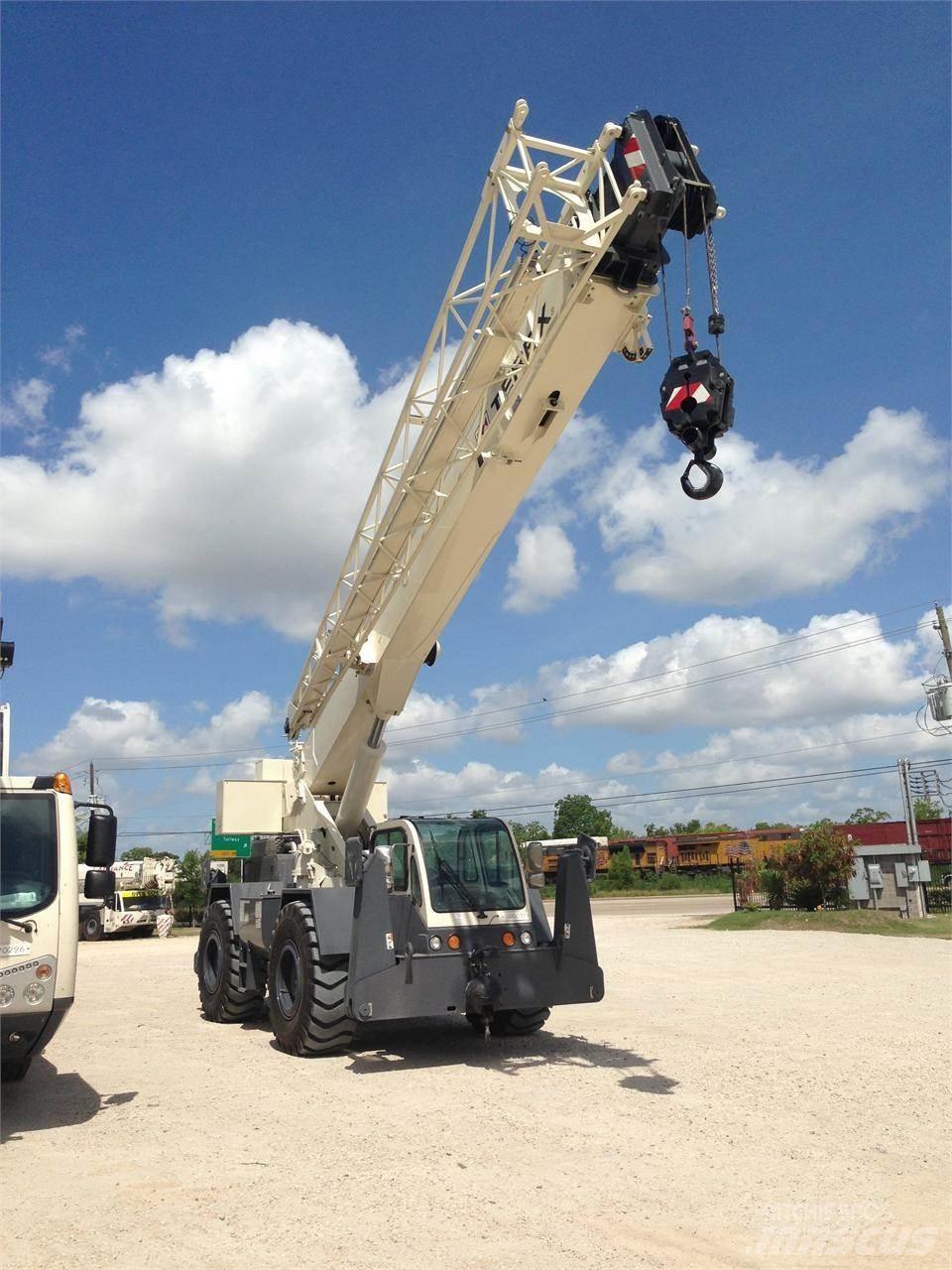 Terex CD225 Macara teren accidentat