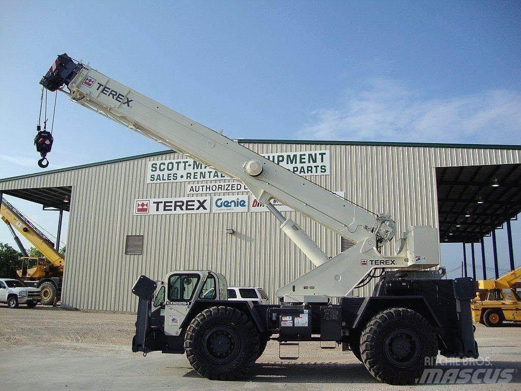 Terex CD225 Macara teren accidentat