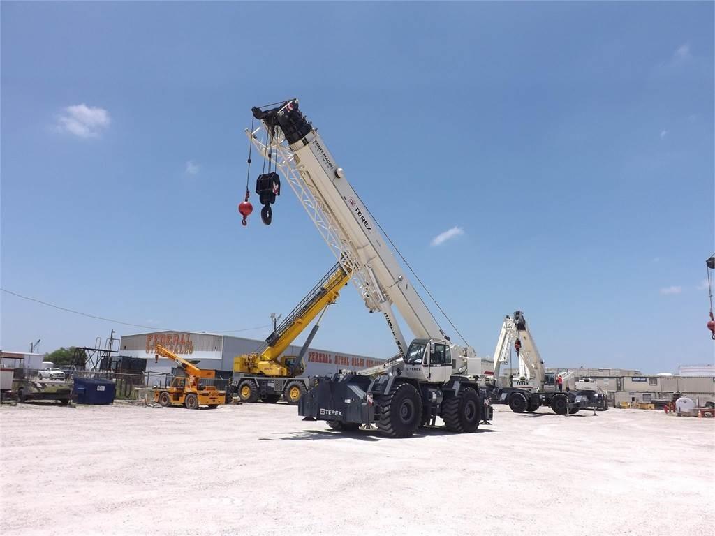 Terex RT130 Macara teren accidentat