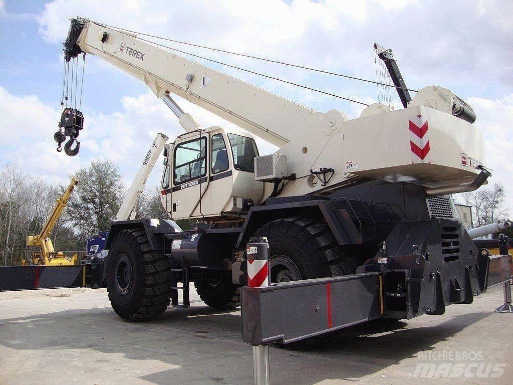 Terex RT130 Macara teren accidentat
