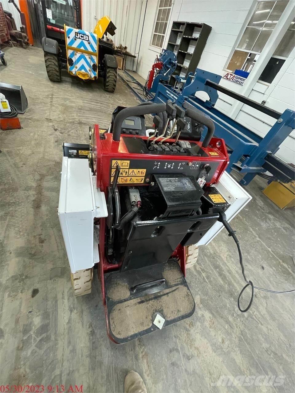 Toro E-DINGO 500 Mini incarcator