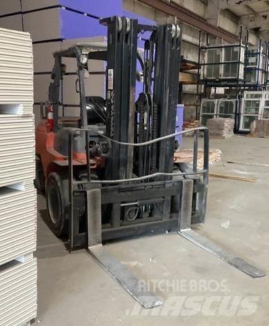 Toyota 7FDU45 Strivuitoare-altele