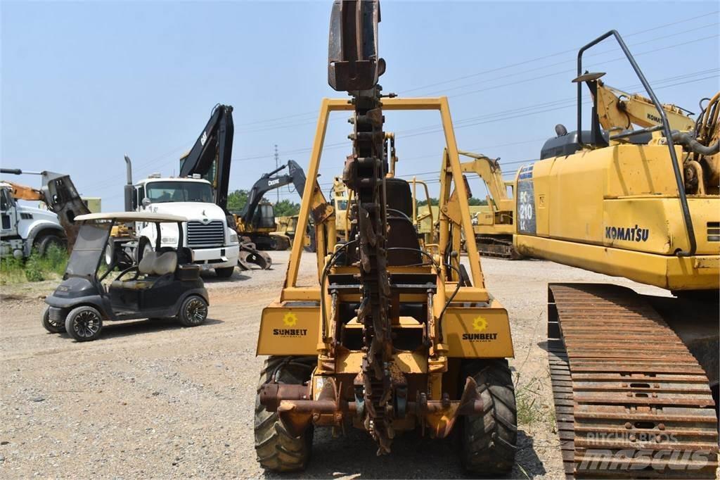 Vermeer V4150 Excavatoare de santuri