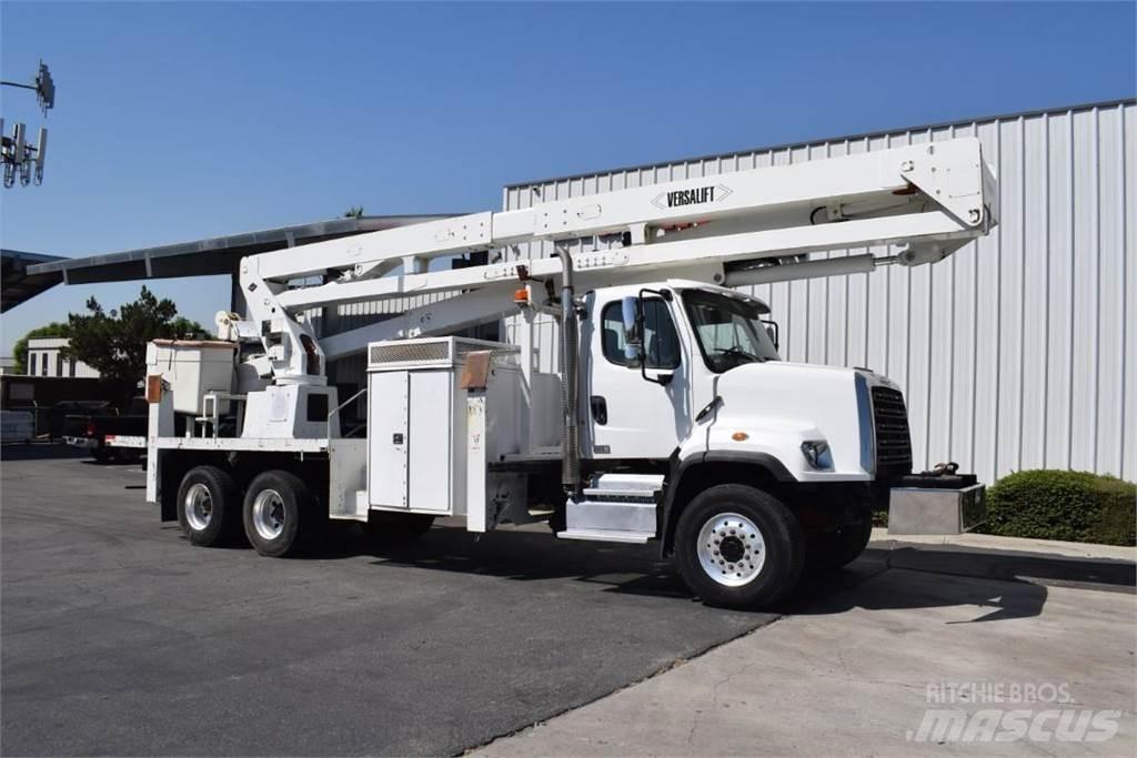 VERSALIFT VST9000 Platforme aeriene montate pe camion