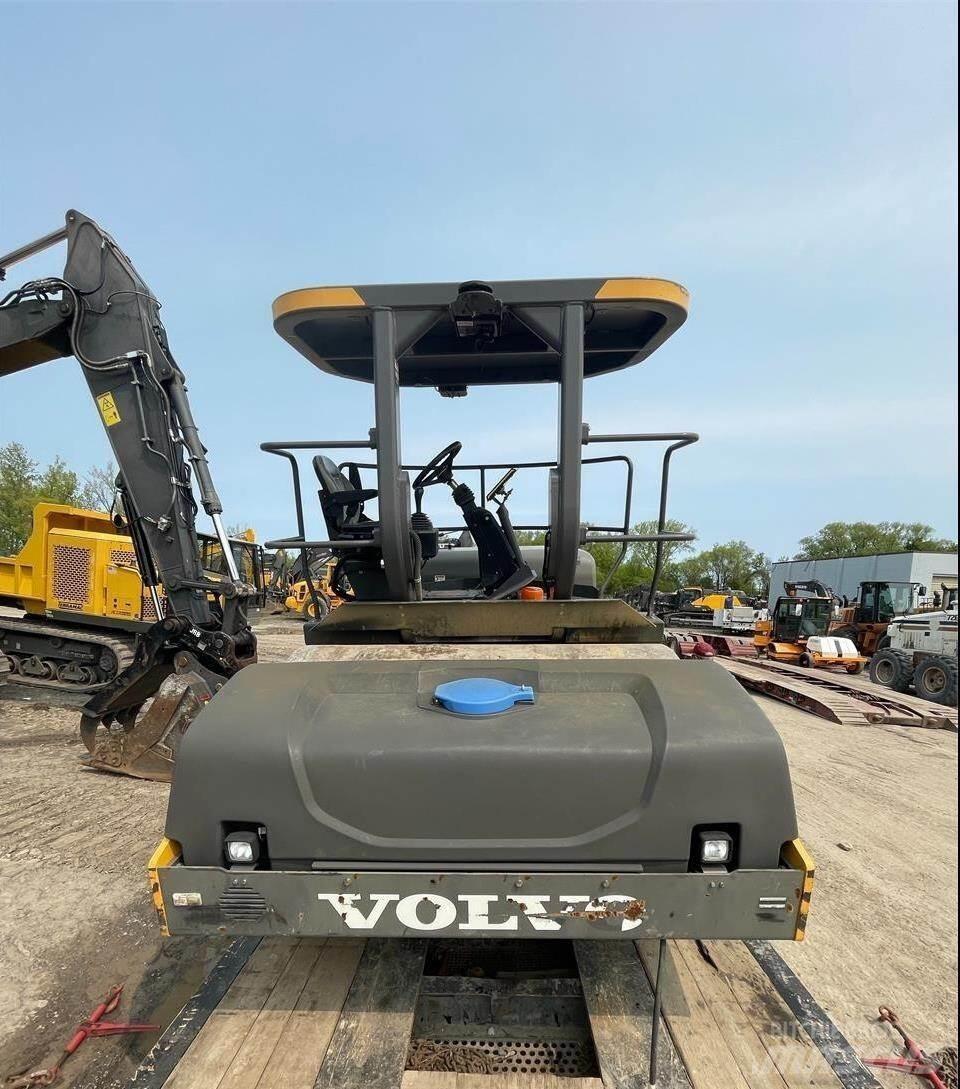 Volvo DD120C Cilindri compactori dubli