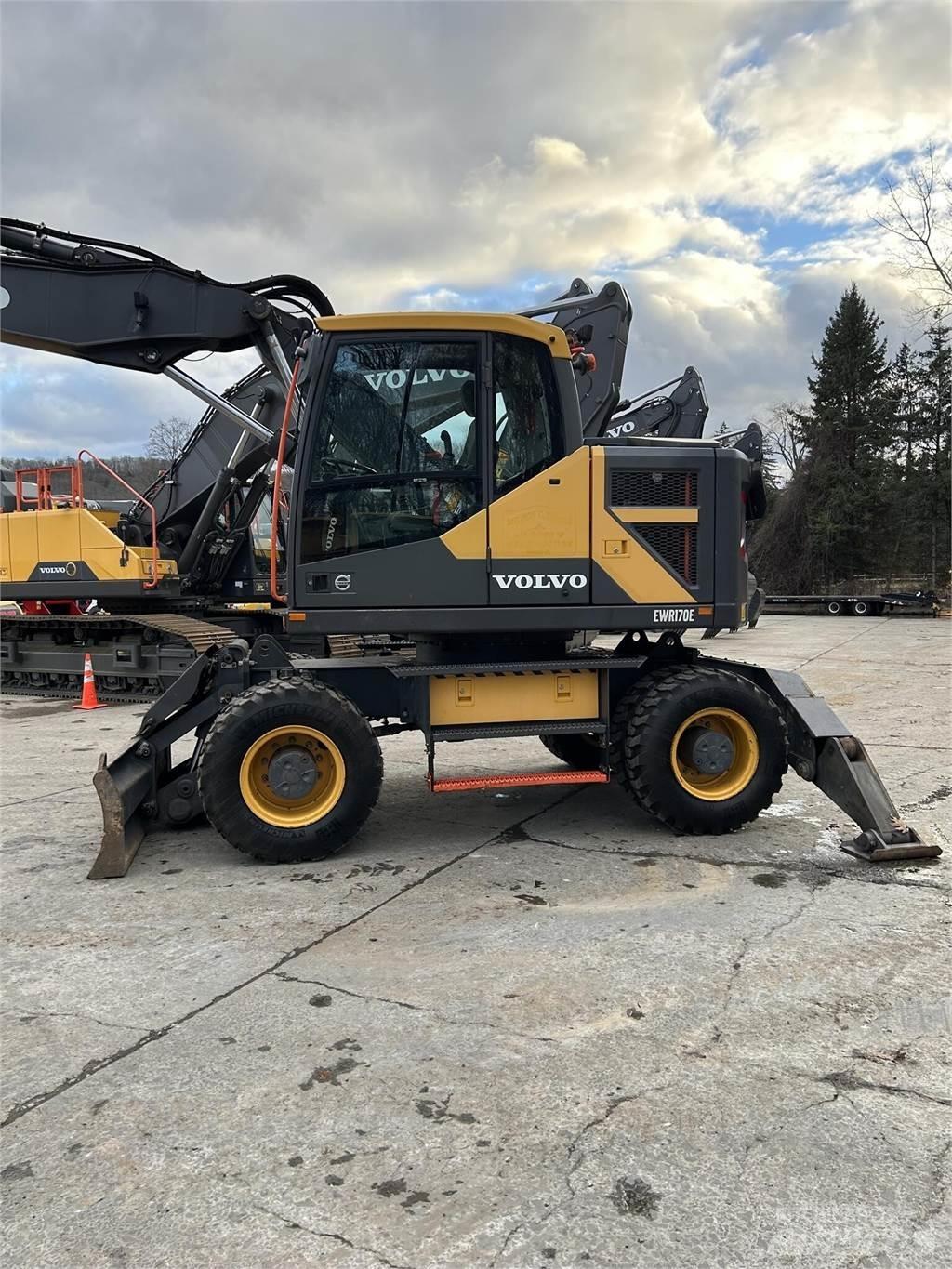 Volvo EWR170E Excavatoare cu roti