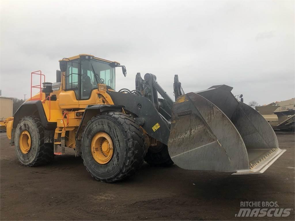 Volvo L220H Incarcator pe pneuri