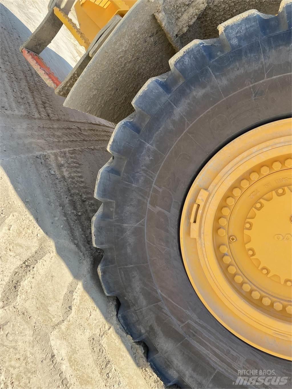 Volvo L350H Incarcator pe pneuri