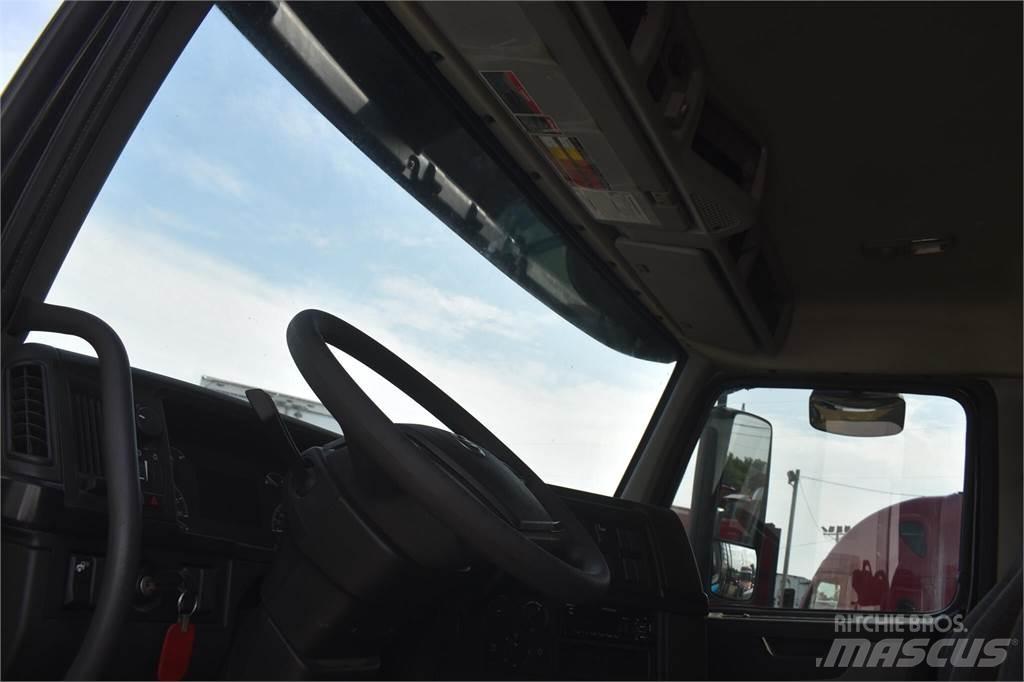 Volvo VHD104F300 Autobasculanta