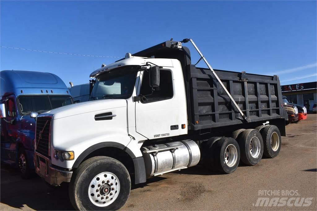 Volvo VHD64F200 Autobasculanta
