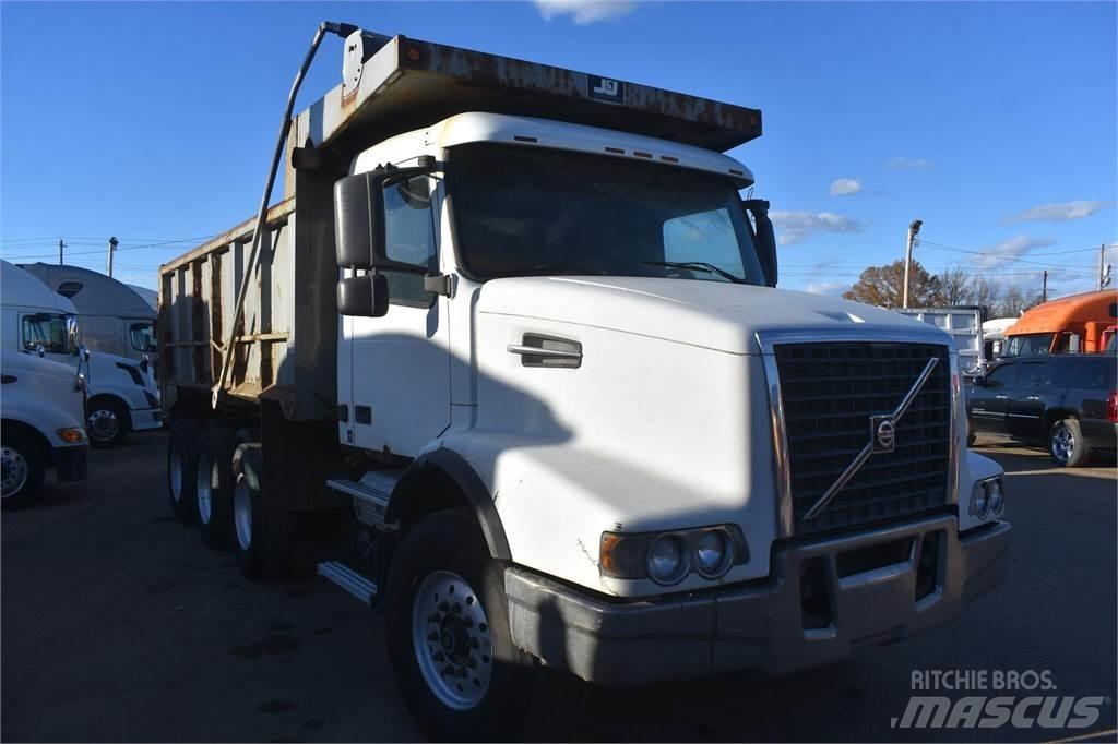 Volvo VHD84B200 Autobasculanta