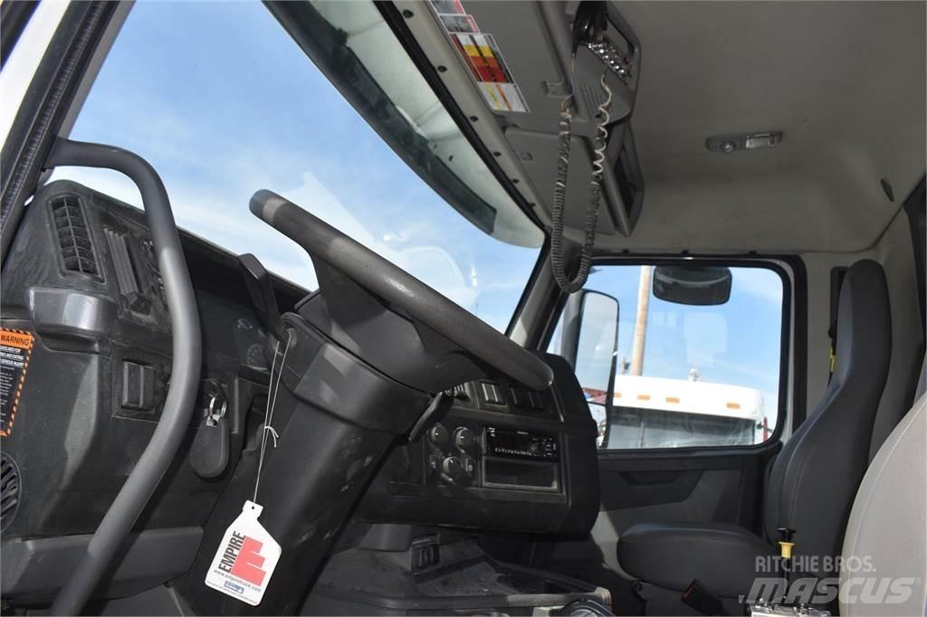 Volvo VHD84B300 Autobasculanta