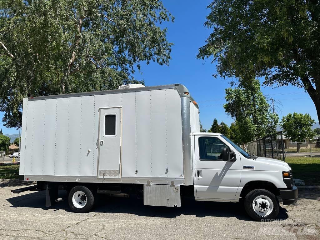 Ford E 450 SD Camion vidanje