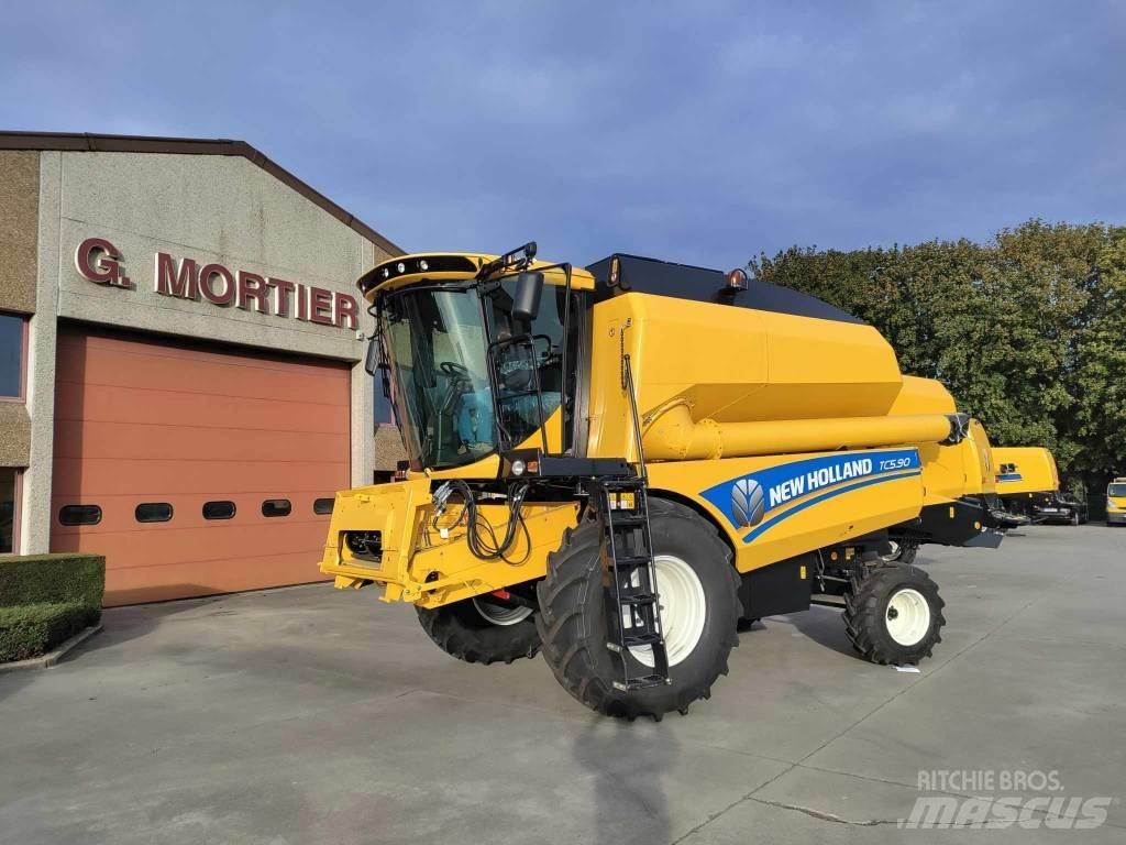 New Holland TC 5.90 Combine de secerat