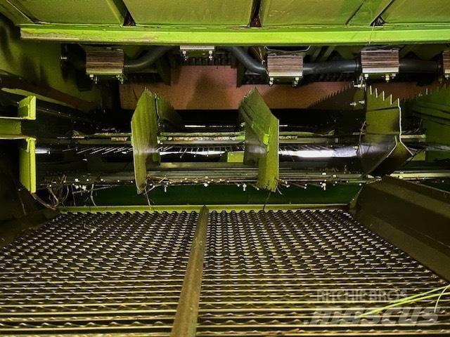 CLAAS Mega 208 Combine de secerat
