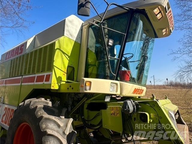 CLAAS Mega 208 Combine de secerat