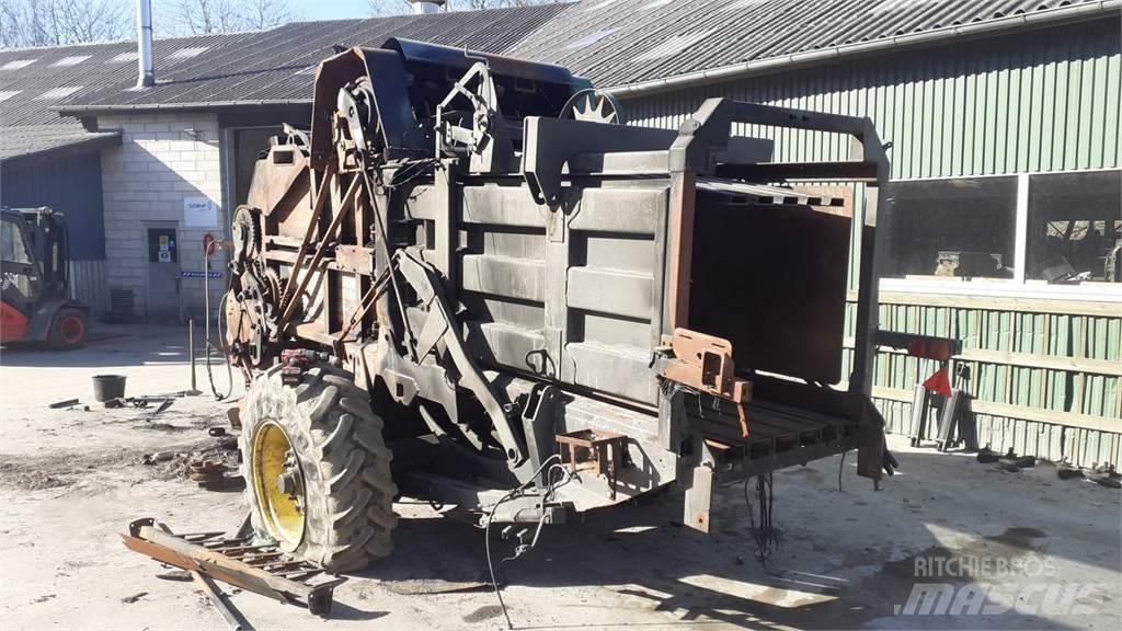 Fendt 12130N Tractoare