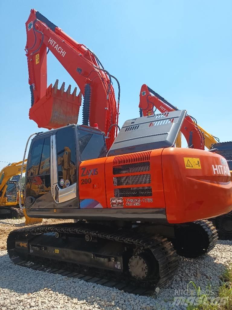 Hitachi ZX 200 Excavatoare pe șenile
