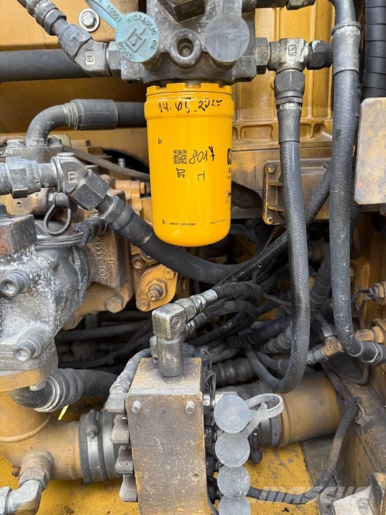 CAT 323 D L Excavatoare pe șenile
