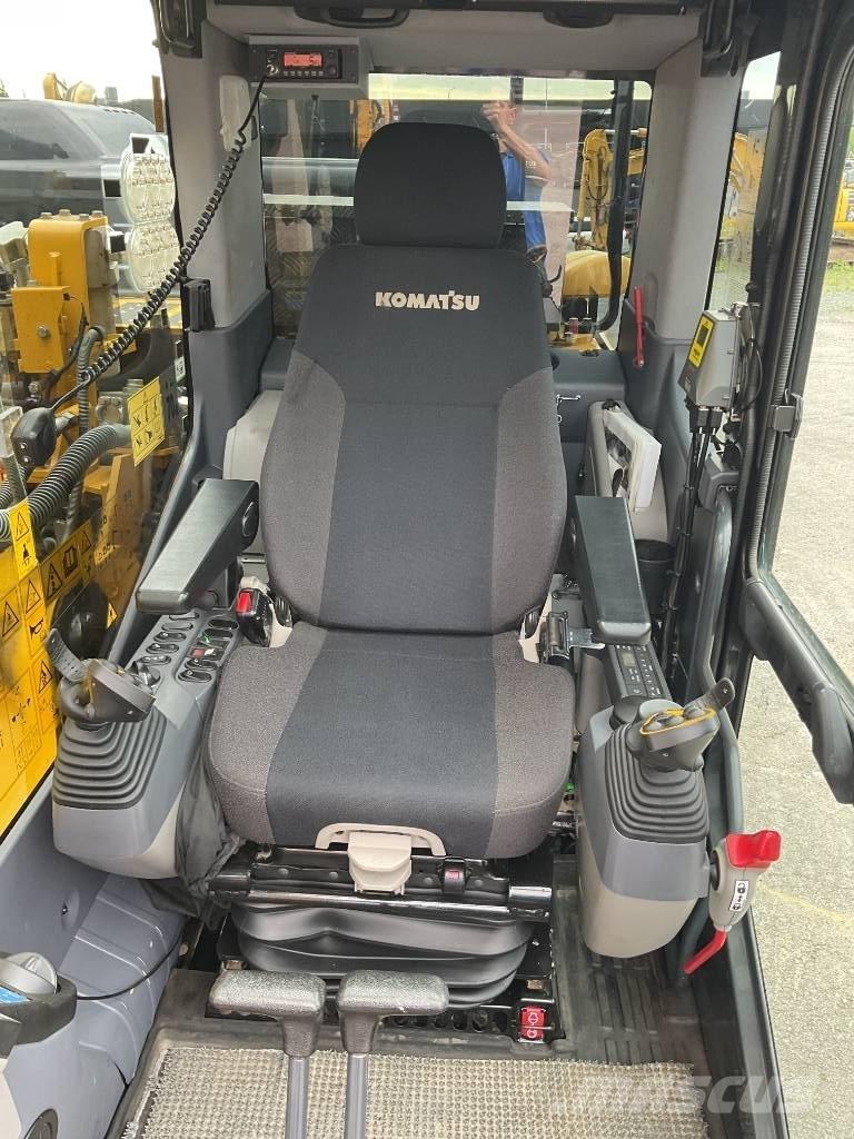 Komatsu PC240LC-11 Excavatoare pe șenile
