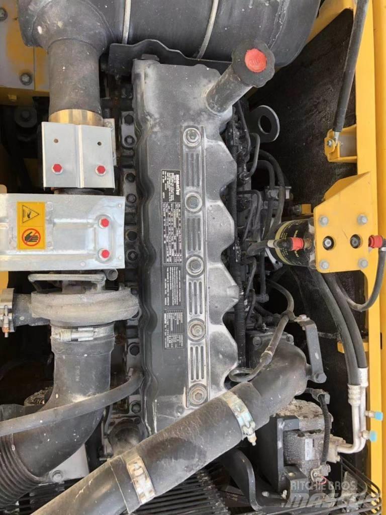 Komatsu 200-8 Excavatoare pe șenile
