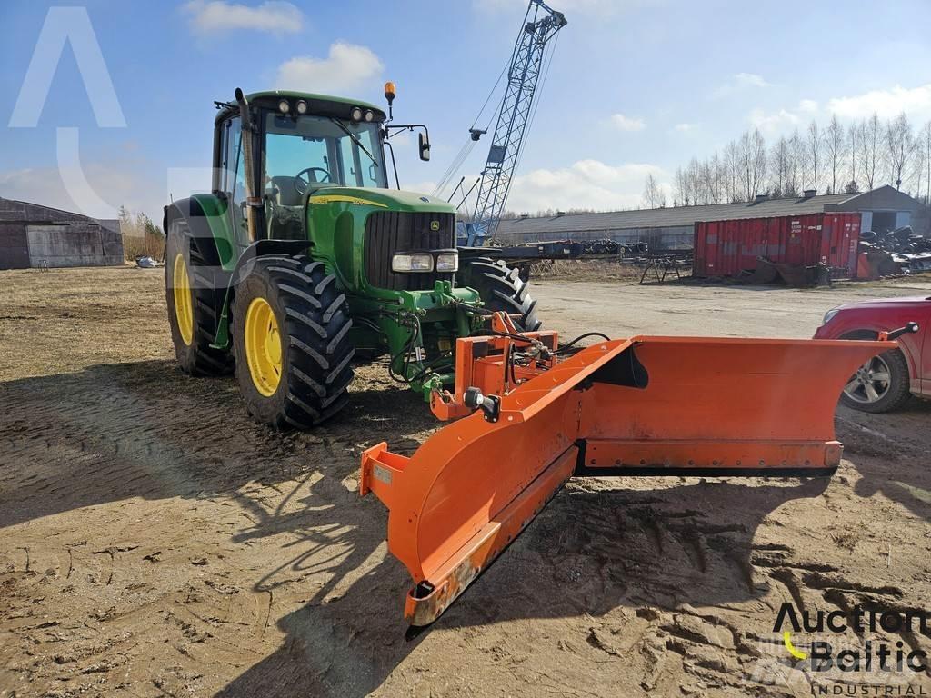 John Deere 6820 Tractoare