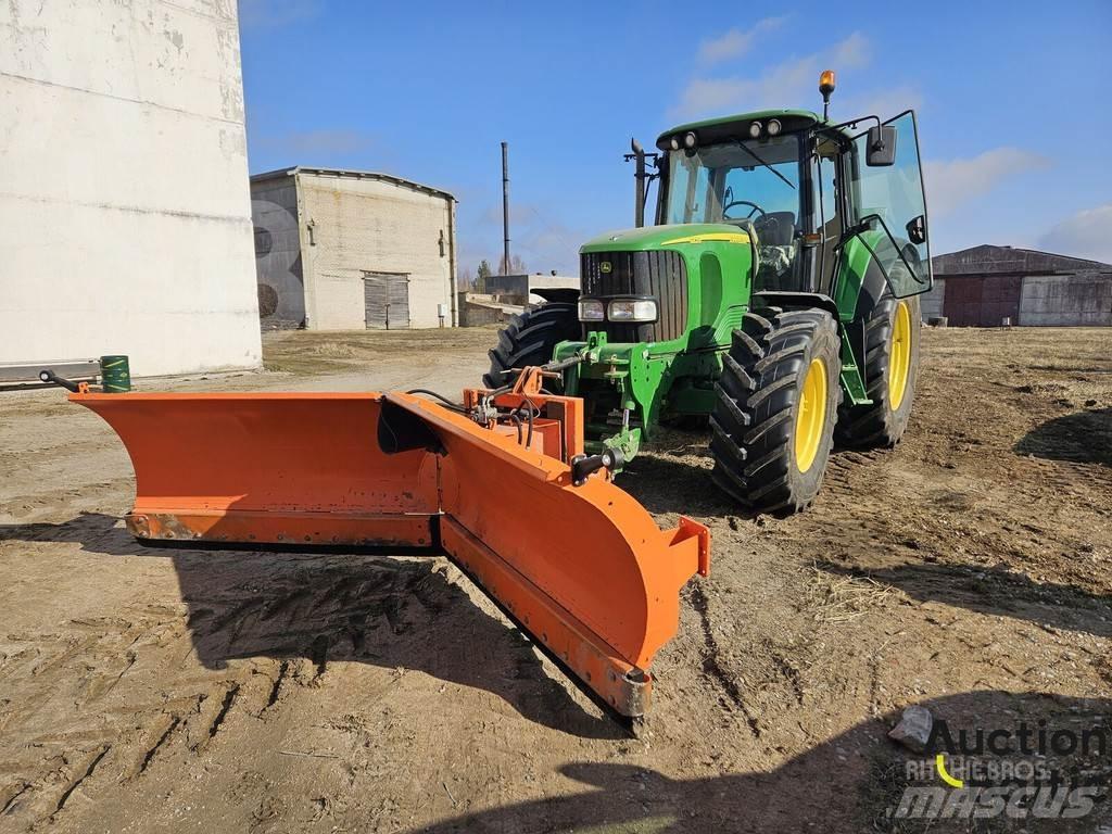 John Deere 6820 Tractoare