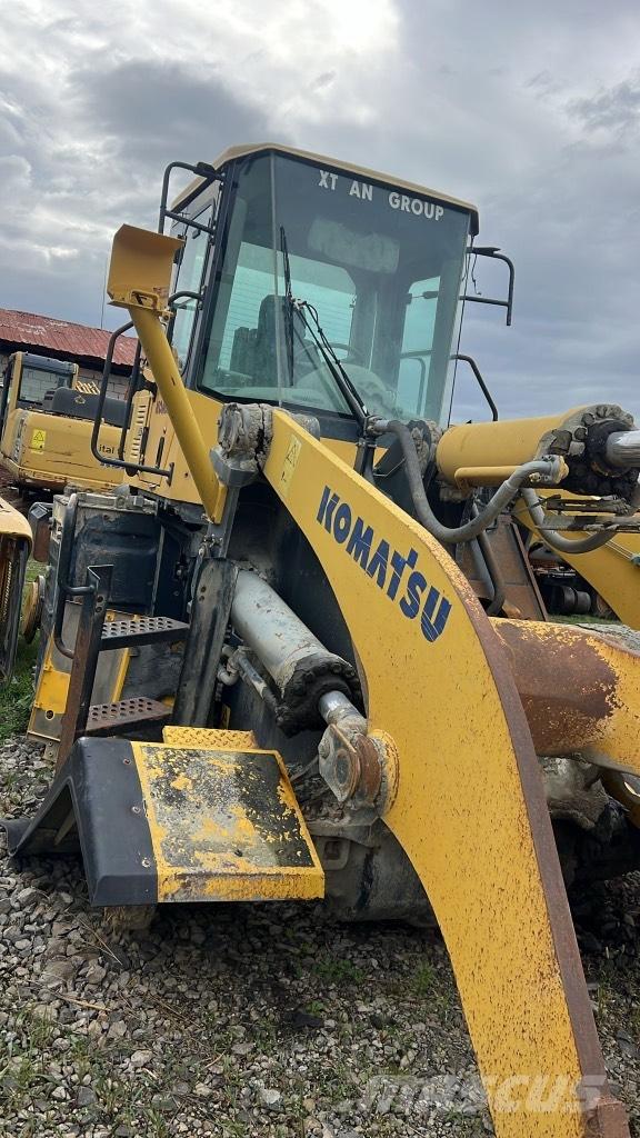 Komatsu WA 470-5H Cabine si interior