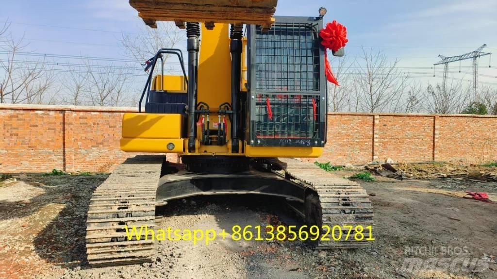 CAT 320 Excavatoare pe șenile
