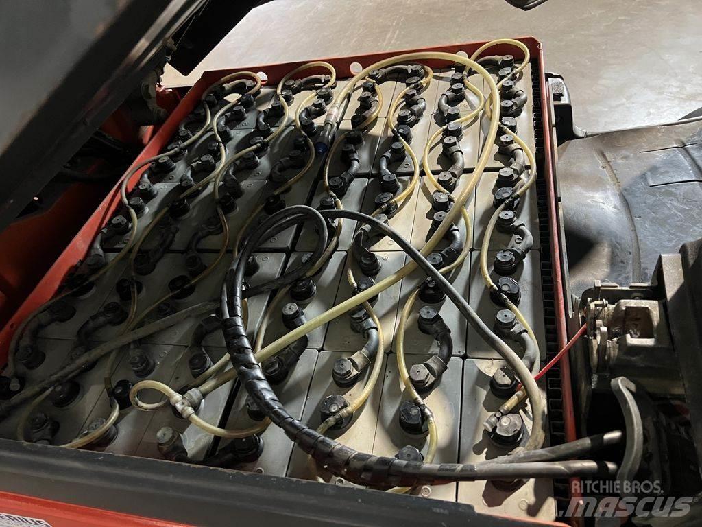 Linde E35L-01 Stivuitor electric