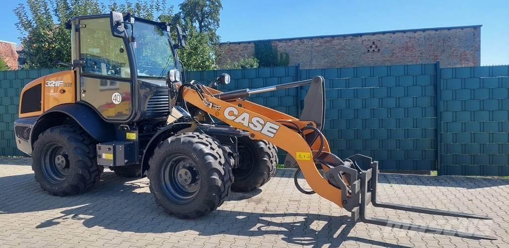 CASE 321 F Evolution Incarcator pe pneuri